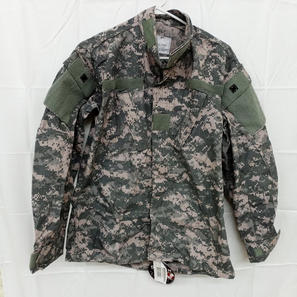 Defender M Military Camo Utility Jacket NEW NWT Men's size Small